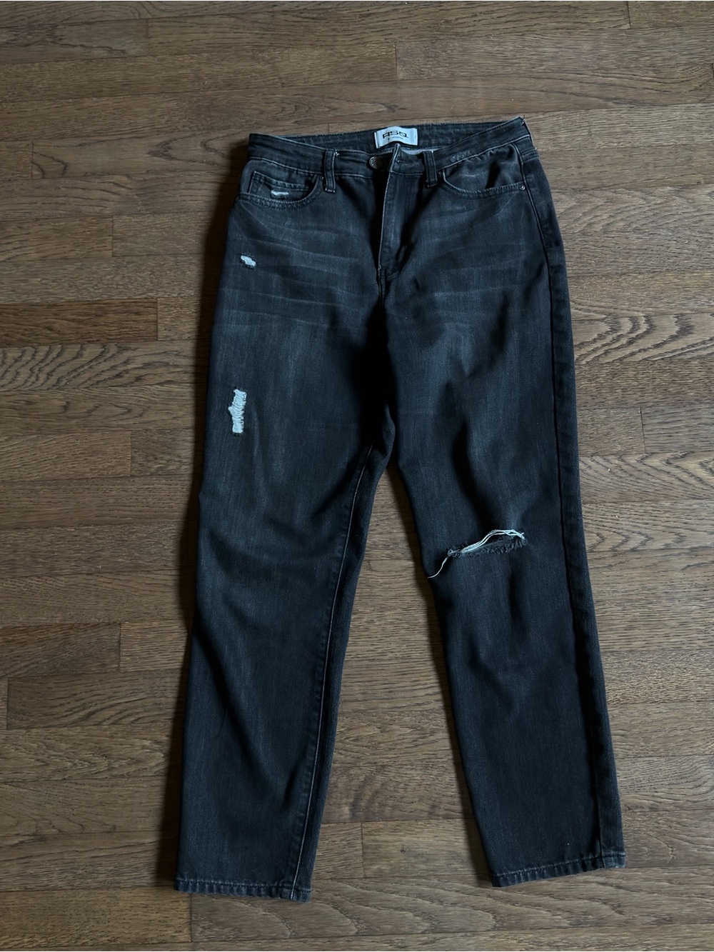 Black Distressed Women’s Jeans